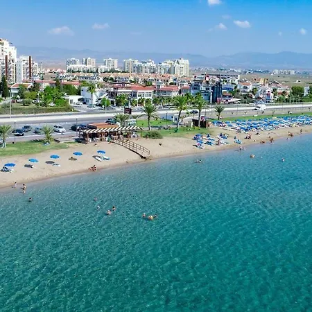 Long Beach Holiday Apartment Trikomo